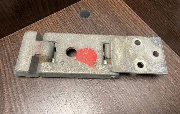 Mercedes-Benz Sprinter W901 W902 W903 W904 Loading door lower hinge 9017400837 A9017400837