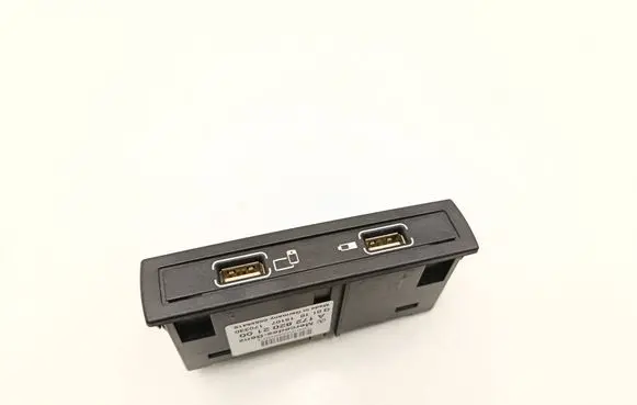 Mercedes-Benz A W176 USB socket connector A1728202100