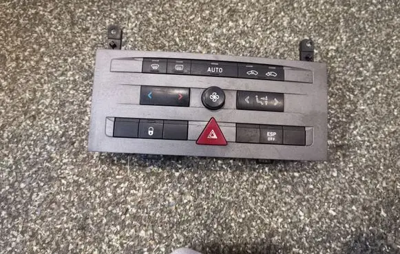 Peugeot 407 Climate control unit YP4PUH18C612HH