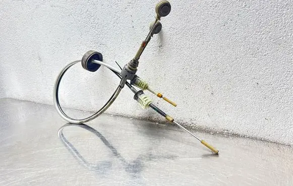 Opel Astra H Gear shift cable linkage 55350266