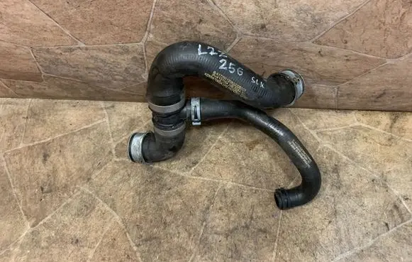 Mercedes-Benz SLK R172 Engine coolant pipe/hose A1725012082