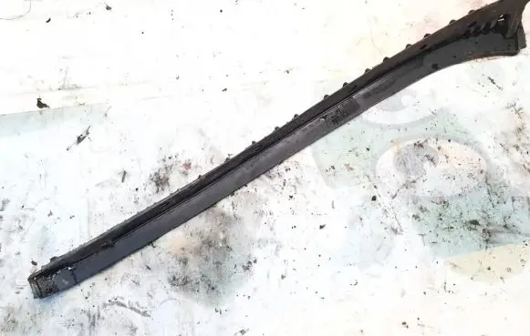 Seat Altea Front door glass trim molding 5p0854320 96129.1