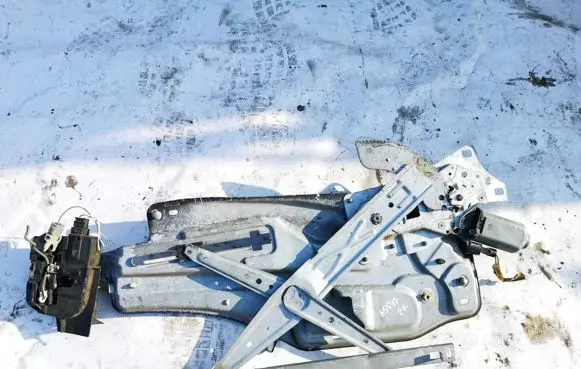 Renault Laguna I Sliding door window regulator with motor 7701672390