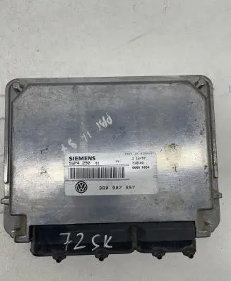 Volkswagen PASSAT B5 Engine control unit/module 3B0907557 712102 NP429001