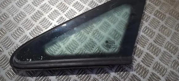 Opel Zafira B Front triangle window/glass 