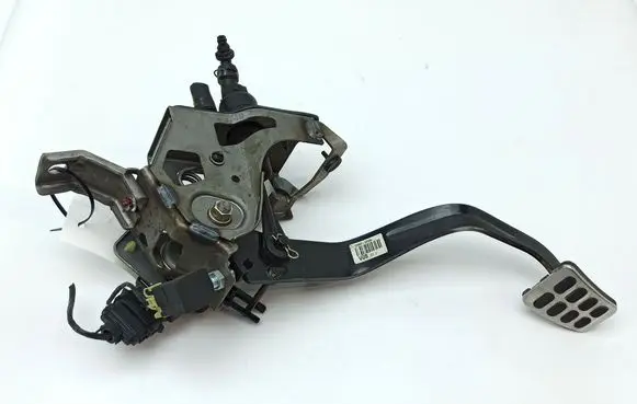 Hyundai i40 Clutch pedal 328023Z500