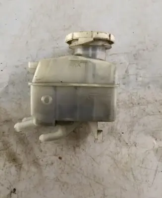 Brake fluid reservoir