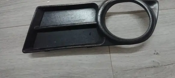 Toyota Corolla Verso E121 Front bumper lower grill