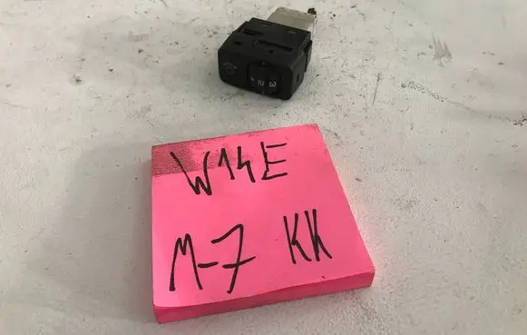 Mazda 323 Other switches/knobs/shifts 456558