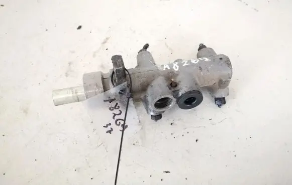 Master brake cylinder