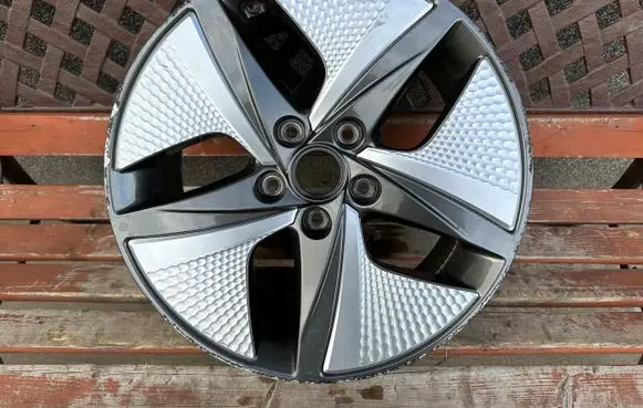 Hyundai Ioniq R17 alloy rim 