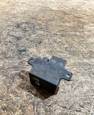 Mercedes-Benz E W211 Charging relay A0025423819