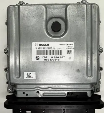 BMW 5 F10 F11 Engine control unit/module ECU 8586537 0281031952 DDE8586537