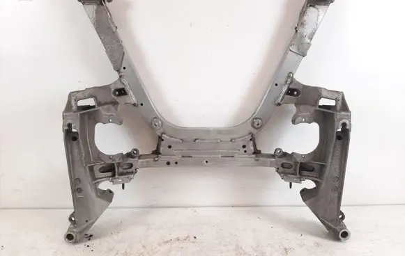 BMW 7 E65 E66 Front subframe 6752293 6752294