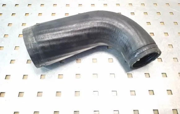 Volvo XC70 Intercooler hose/pipe 08699419