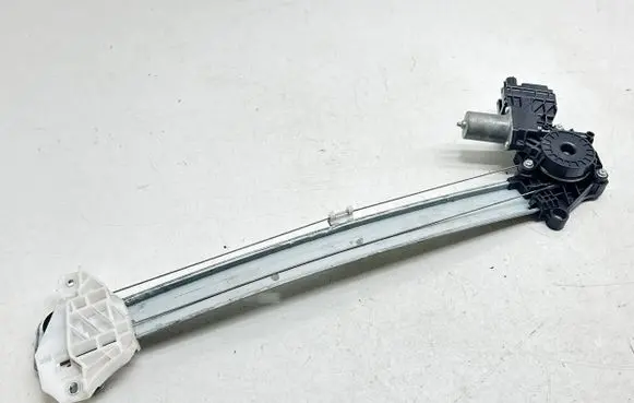 Subaru XV II Front door window regulator with motor 61188FL000 0620204572