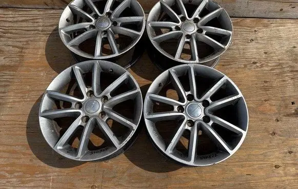 Dodge Grand Caravan R17 carbon fiber rim 5LN63DD5AB