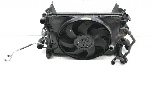 Mercedes-Benz SLK R172 Coolant radiator A2049066802