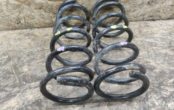 Infiniti G35 Rear coil spring