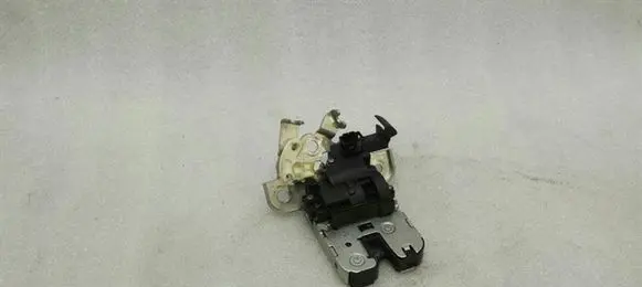 Audi A3 S3 8P Tailgate/trunk/boot lock/catch/latch 8K9827505