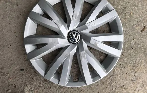 Volkswagen Golf VII R16 wheel hub/cap/trim 5G0601147B