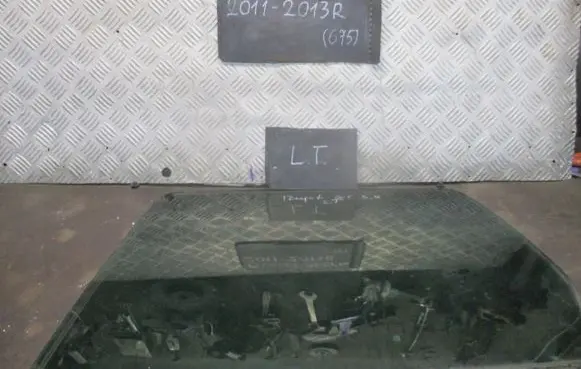 Peugeot 308 Sliding door window/glass 