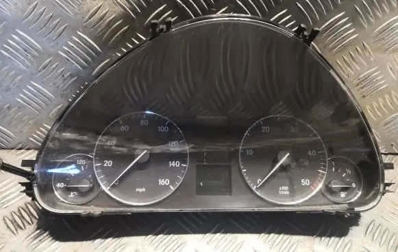 Mercedes-Benz C W203 Speedometer (instrument cluster) 2035405047 A2035405047