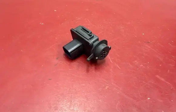 BMW X3 G01 AUC sensor 6833647 64116833647