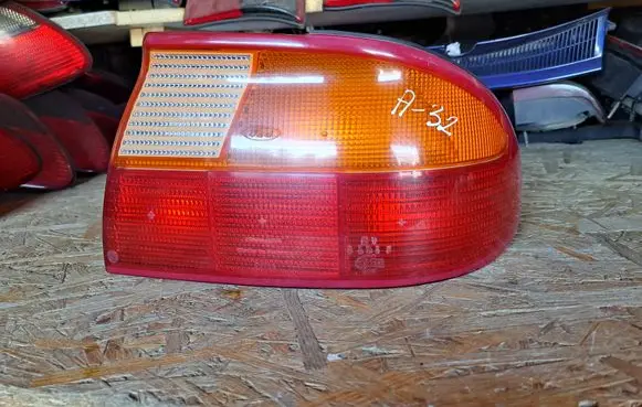 Ford Mondeo MK I Rear/tail lights 93BG13A602AA 93BG13N004AA