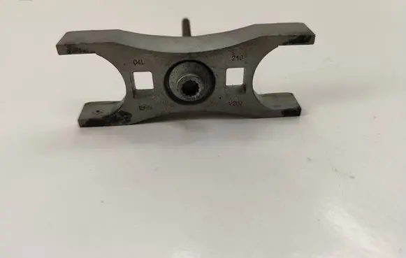 Volkswagen Golf VII Fuel Injector clamp holder