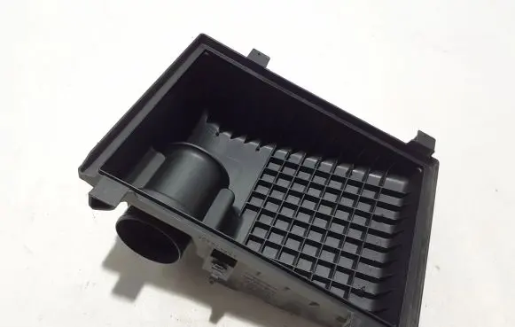 Toyota Hilux (AN120, AN130) Air filter box cover 177000L38