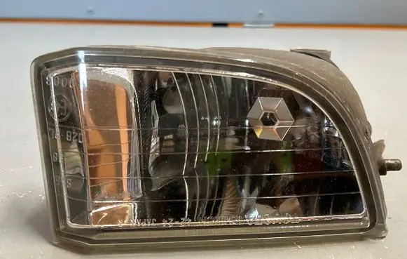 Toyota RAV 4 (XA20) Front fog light