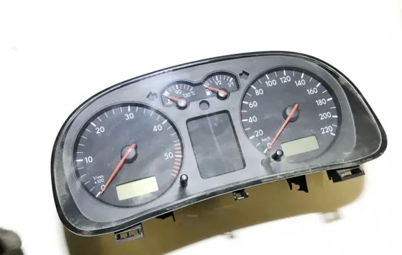 Volkswagen Golf IV Speedometer (instrument cluster) 1j0919860b