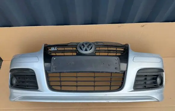 Volkswagen Golf V Front bumper 1K0807221C