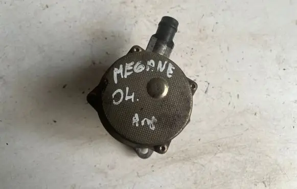 Renault Megane II Vacuum pump 8200113585