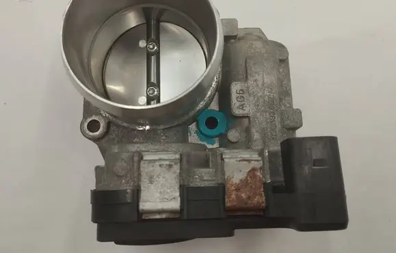 Volkswagen PASSAT B7 Throttle valve 03C133062AA