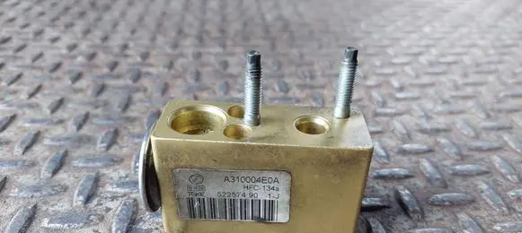 Ford Ka Air conditioning (A/C) expansion valve A310004E0A