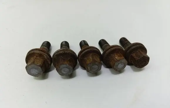 Peugeot 2008 I Nuts/bolts 