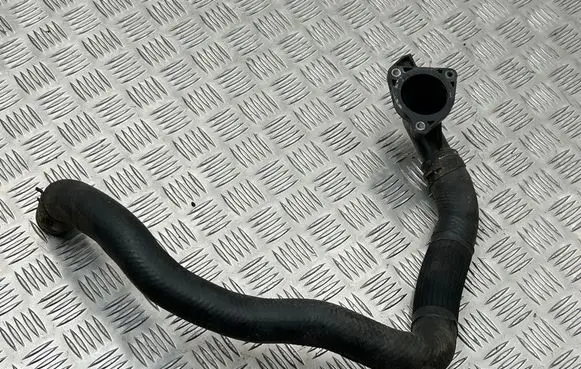 Coolant pipe/hose