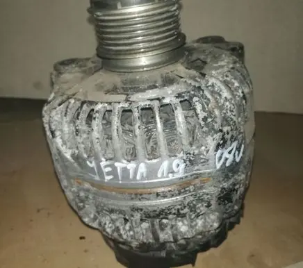Volkswagen Jetta V Generator/alternator 06F903023