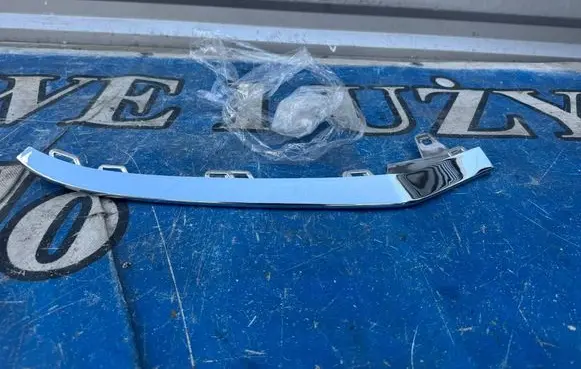 Mercedes-Benz E W212 Front bumper splitter molding A2128852774