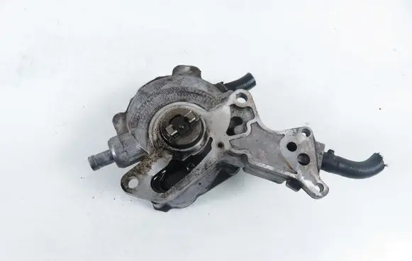 Volkswagen PASSAT B6 Vacuum pump 038145209K