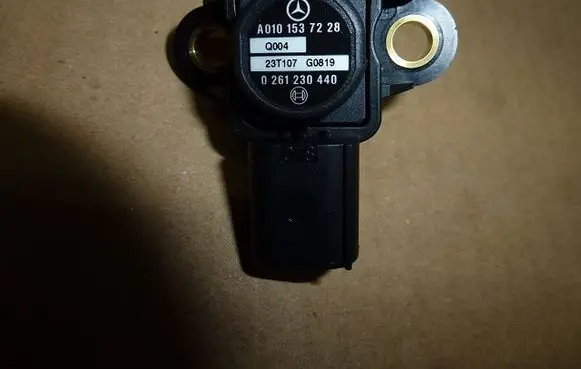 Mercedes-Benz Sprinter W906 Air pressure sensor 0261230440
