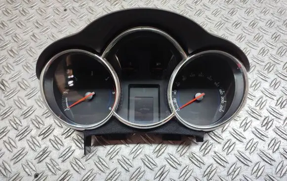Chevrolet Cruze Speedometer (instrument cluster) 2852U 95472852 12B28501