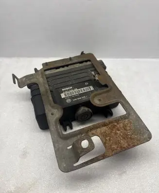 Volkswagen Golf IV Engine control unit/module 0261200756 030906026J