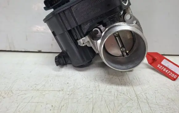 Peugeot 208 II Throttle body valve S27647200 9842936880
