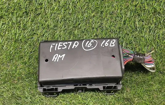 Ford Fiesta Fuse module G2BT14A005DGD 9L2T14B192AA