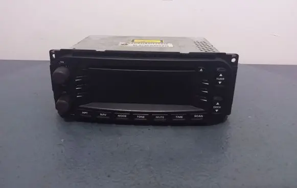 Chrysler Grand Voyager IV Radio/CD/DVD/GPS head unit 04685842AA