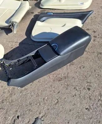 Infiniti G37 Armrest 