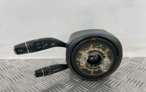 Mercedes-Benz C W204 Steering wheel column trim A2129006917 HW110700
